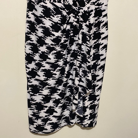 Anne Klein Sleeveless Houndstooth Dress, Faux Wrap Skirt Black & White Size 8 - Picture 6 of 12